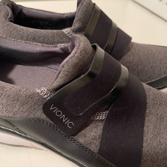 Vionic new gray and black sport ladies shoes are new no box - Picture 10 of 12